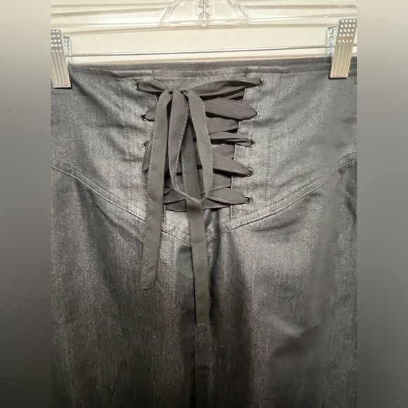 WRAPPER A LINE SKIRT W/FRONT LACE UP. BLACK. SIZE 11 - Picture 7 of 8